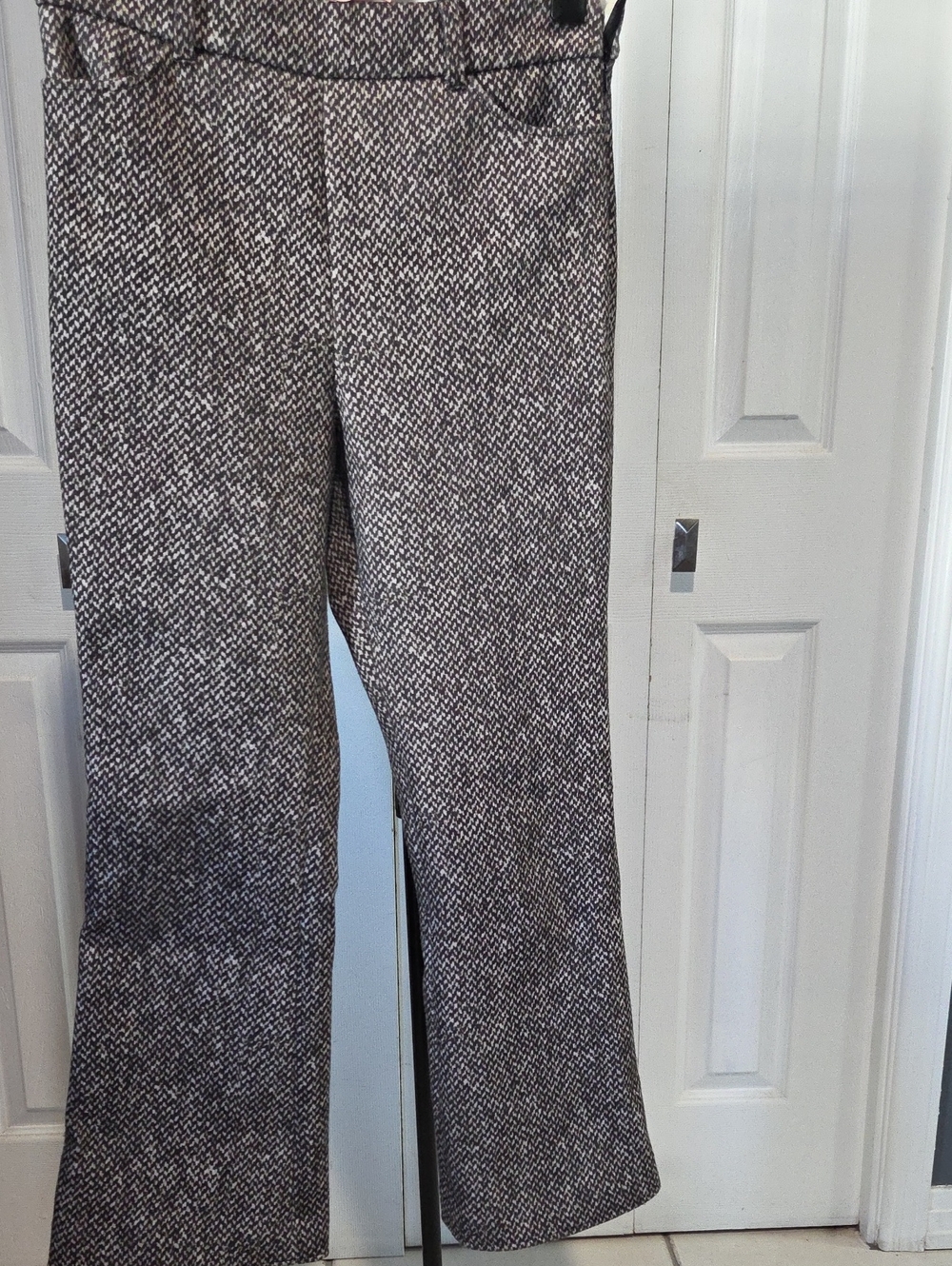 Sz 6 - Tory Burch Black and White Printed Pants